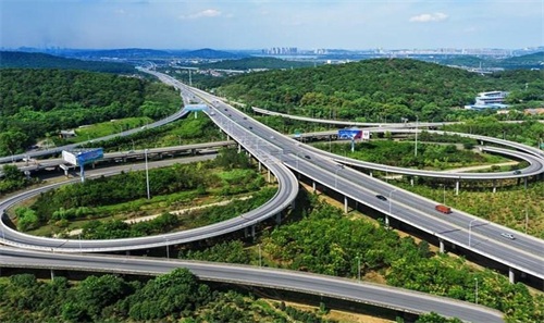 费县钢筋套筒应用于高速公路